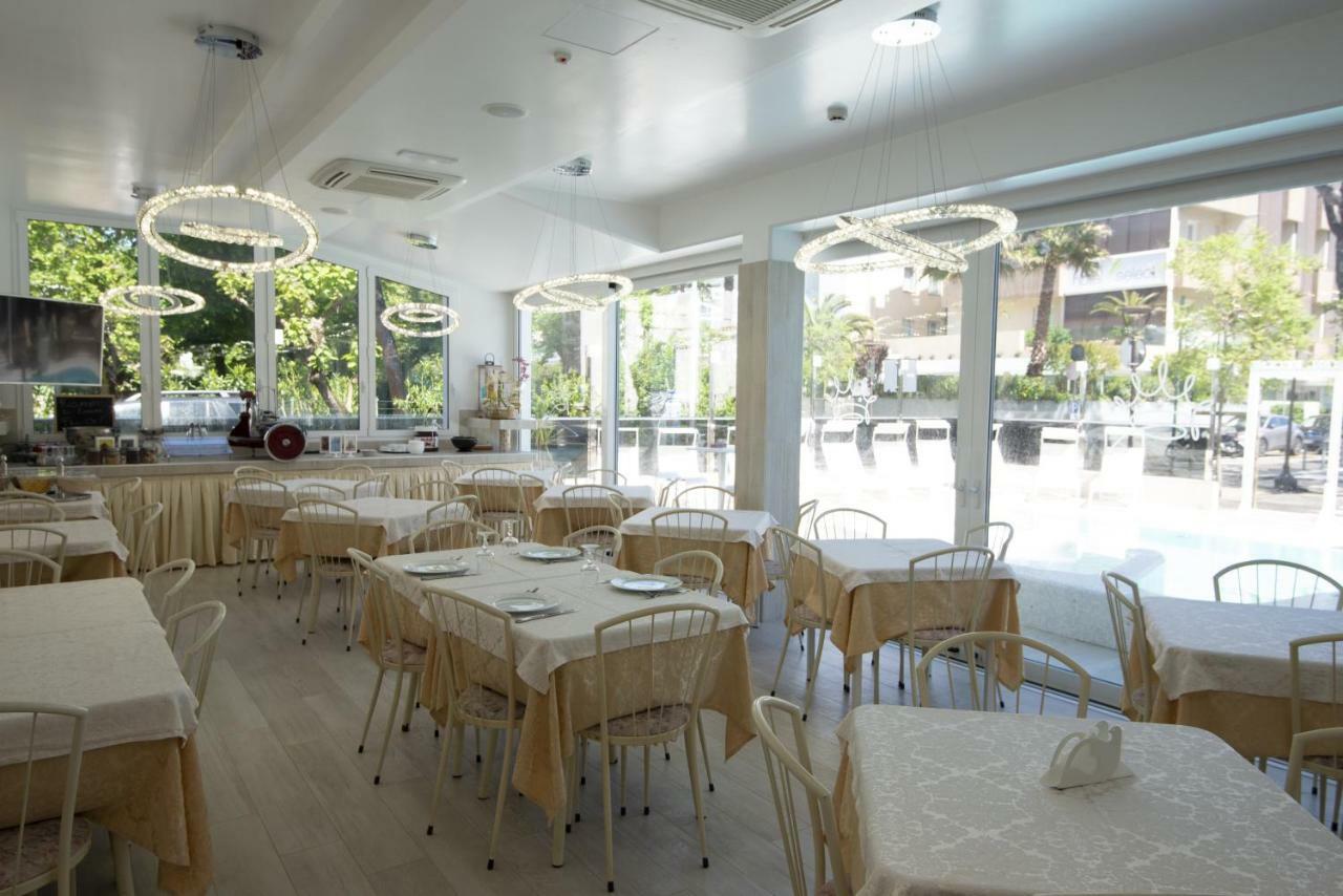 Royal Boutique Hotel Riccione Zewnętrze zdjęcie